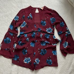 Cute flower romper is in very good quality and was only worn once